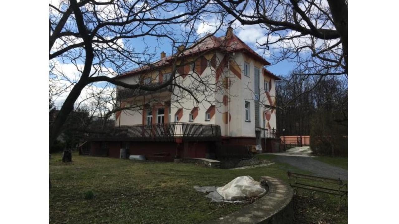 Kemp A Stanovani Na Fare Javorník Exterior foto