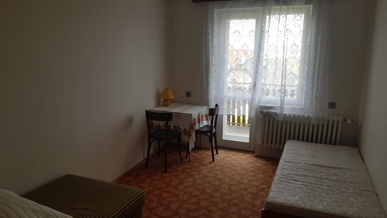 Kemp A Stanovani Na Fare Javorník Exterior foto